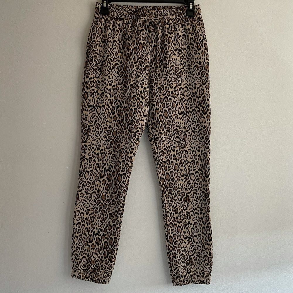 Women’s Socialite Leopard Joggers